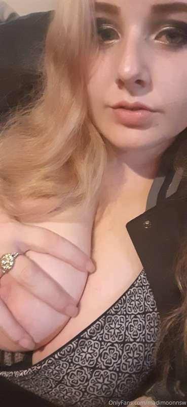 Stoned and horny 😘