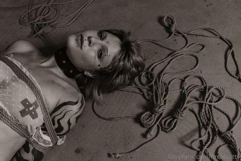 💖 ENG: Did I mention my passion for shibari? For me, it's a ..