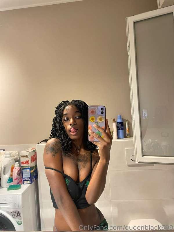 queenblack699 image #0