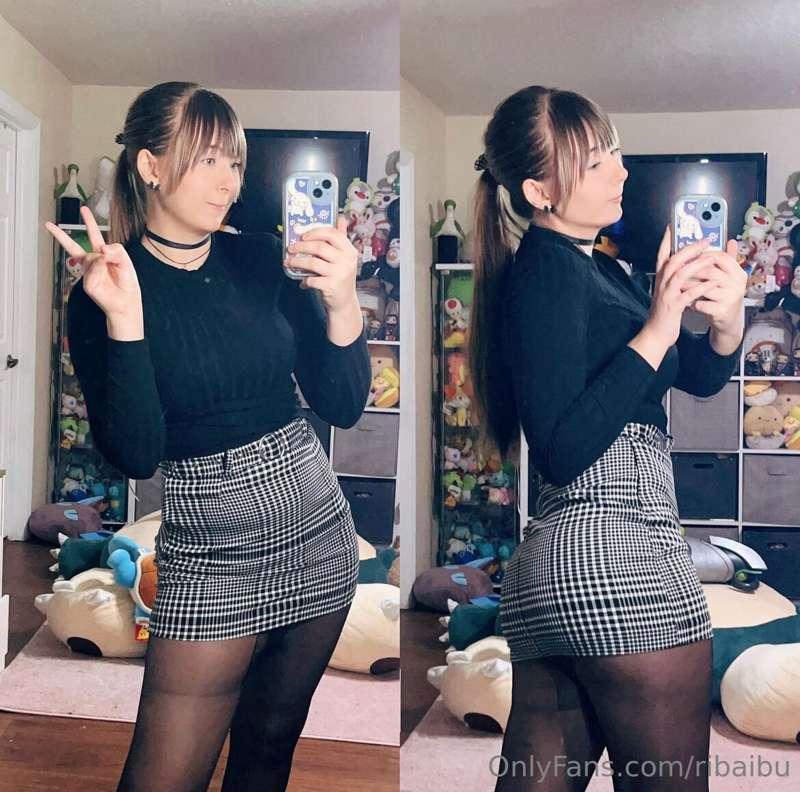 Skirts + stockings are a dangerous combo 🖤