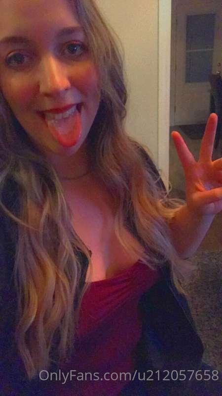 Hi, I am new here.. Message me if you want :)