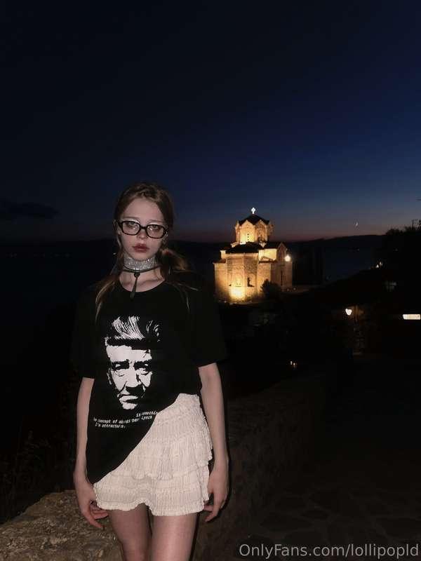 🌙 Moonlight tonight made me feel dreamy and calm 🌌 What do y..