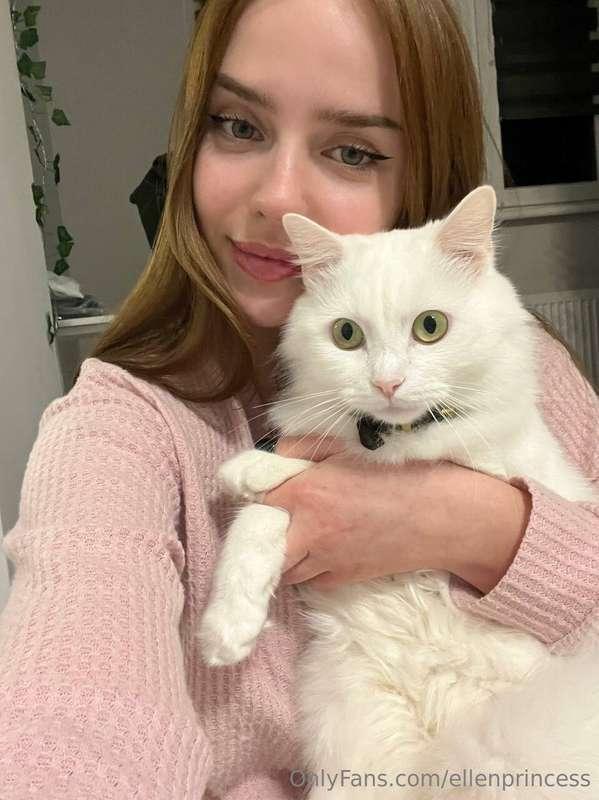 Me and my neighbor🥰He doesn`t pay rent and never cleans afte..