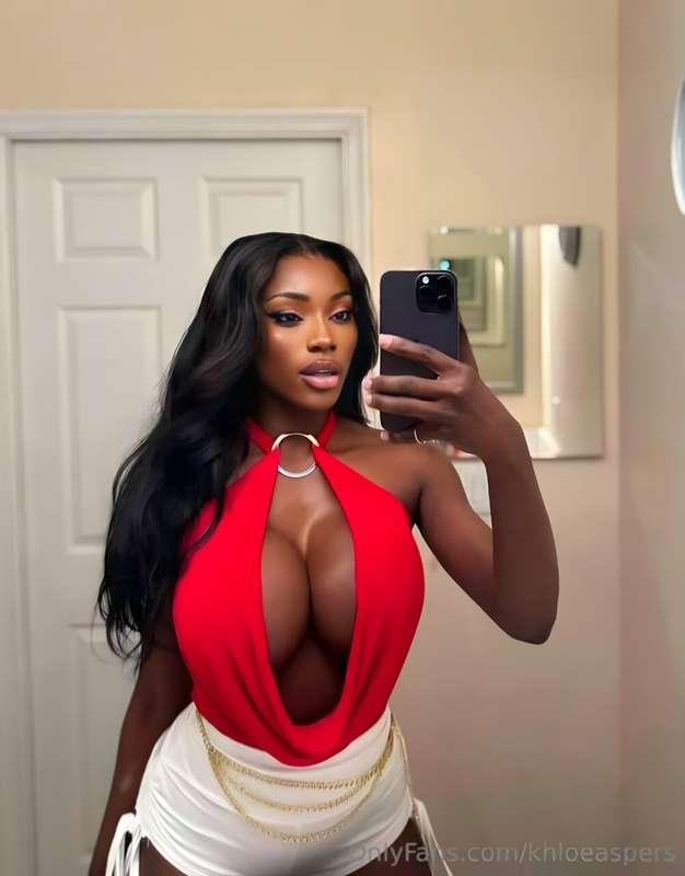 Ass or tits? Lauren has BOTH 🤭 You need to see her FREE cont..