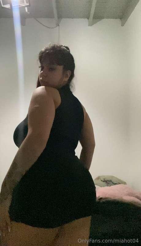 long farts in the dress 😍😶‍🌫️💨💨💨