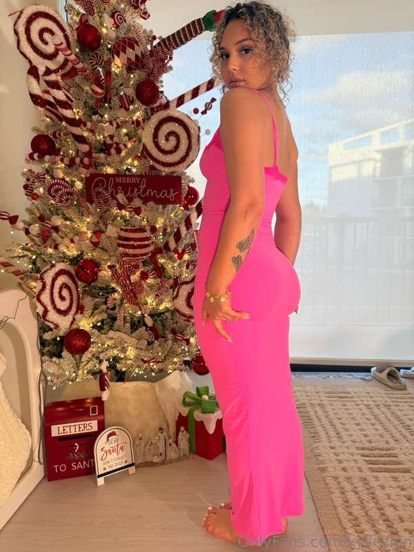 Merry Christmas 🎁 🎅 don’t I deserve a tip😅
