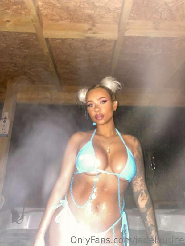 It’s getting steamy tonight.. I love a good hot tub night wi..