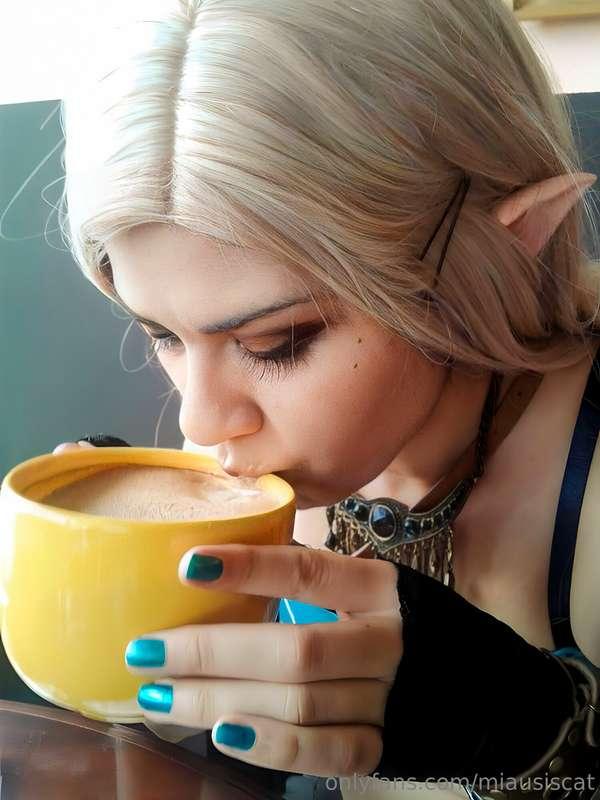 Hylian Elf drinking coffee 🧝🏻‍♀️☕️