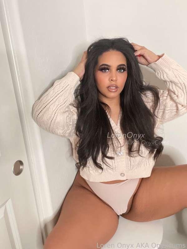 onyxcums image #1