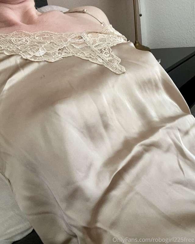 😴