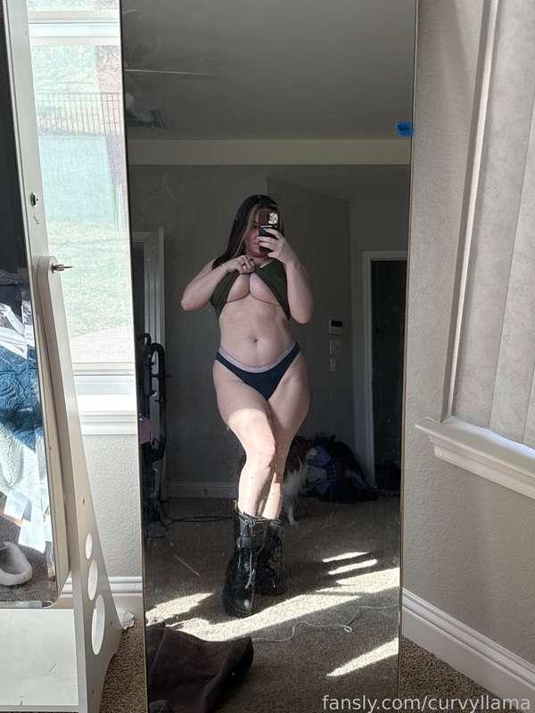 curvyllama image #1