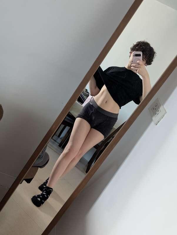 My mirror knows all my secrets🤭