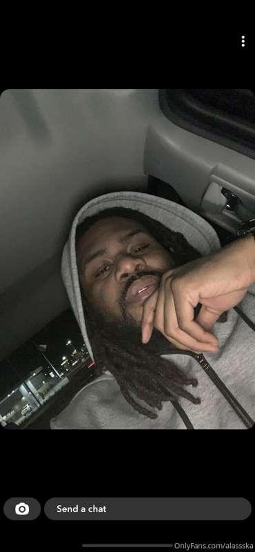 ❗️LADIES❗️
Go follow my bestie, @asscatchem44 

🍆 If you wan..
