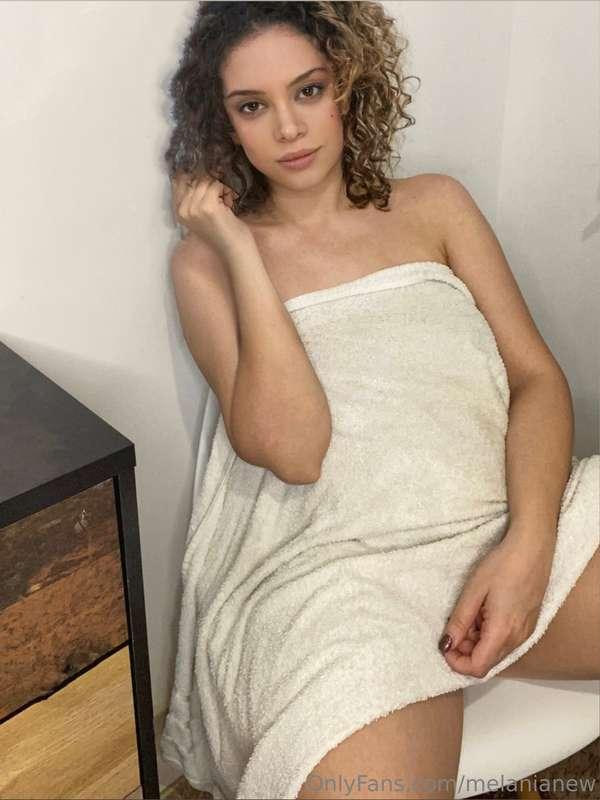 La sensualità sta nelle cose semplici… uno sguardo, un asciu..