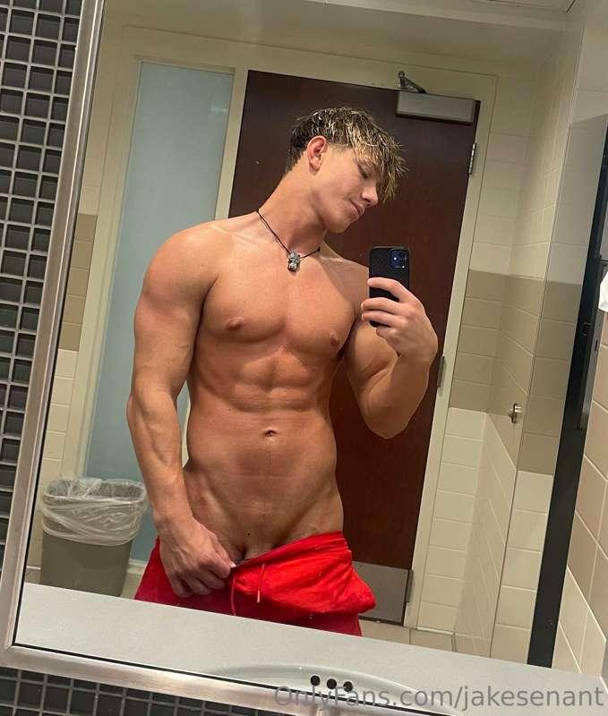 pull it down more? 👀 spam like all my posts to grab my atten..