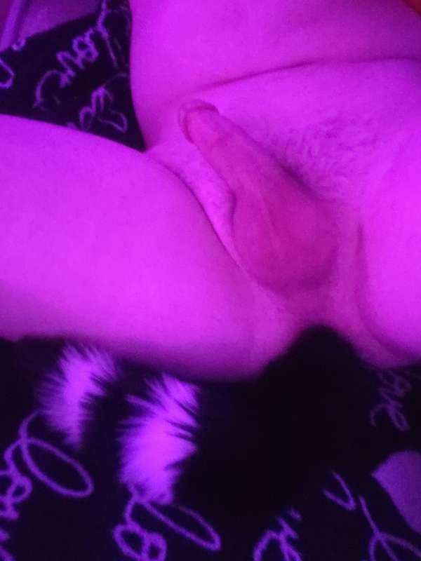 Who wants to pull out my tail and fuck my pink hole💕🍑