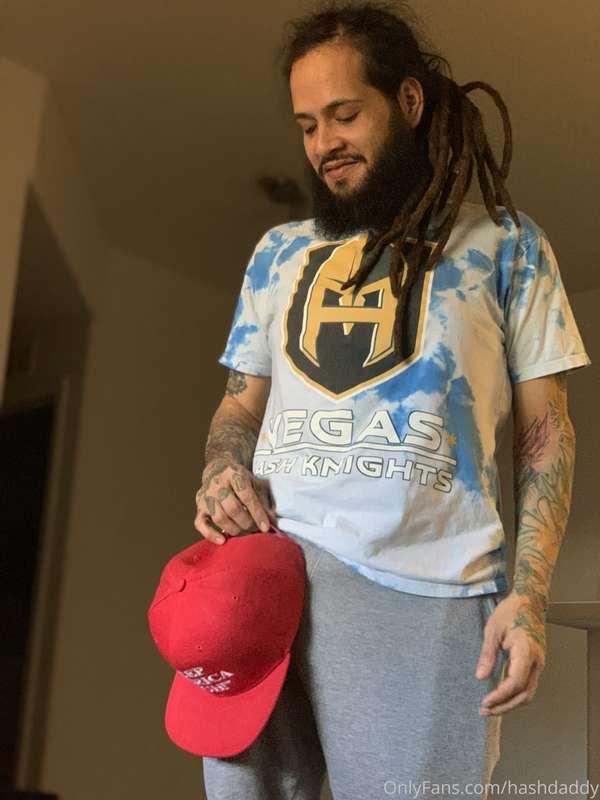 Bow to your king, bow to this cock 🍆😈😈😈👑