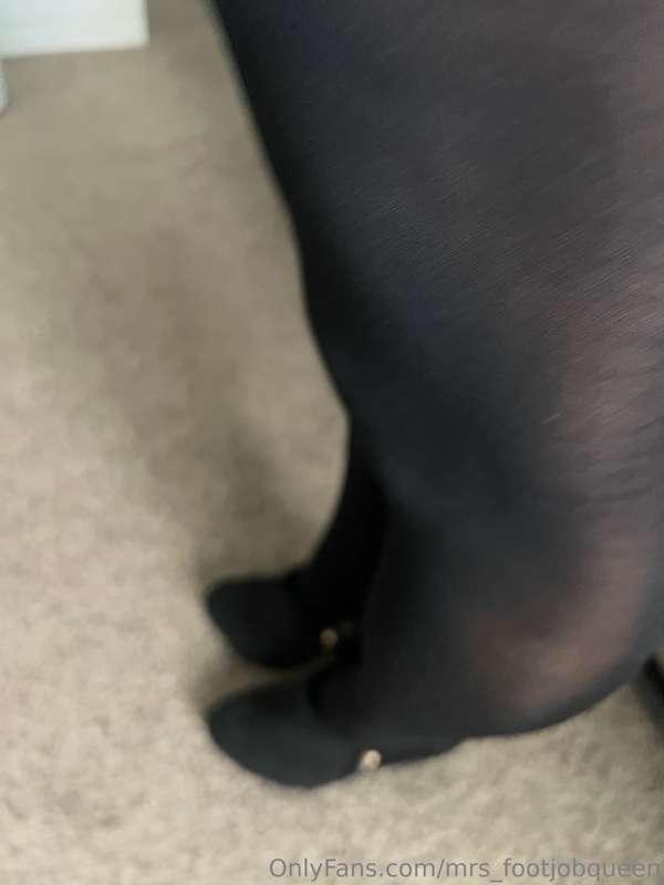 mrs_footjobqueen image #5