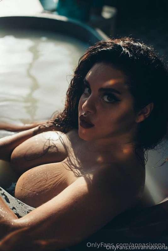 If you had the moment to share a bath with me - how would yo..