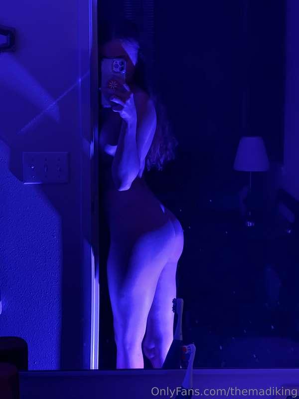 Would you like if I sent you everyday a no clothes good nigh..