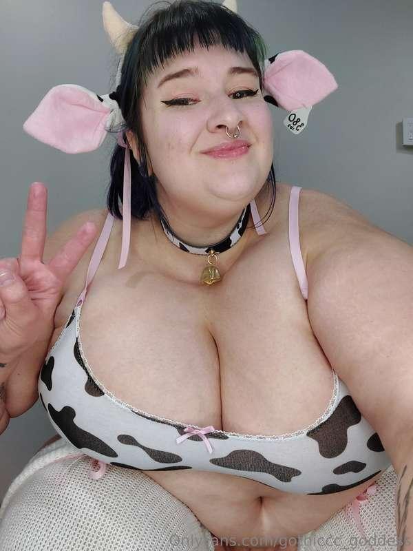 Moo means breed me in Hucow🐮👉👈