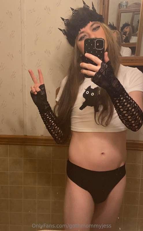 gothmommyjess image #3