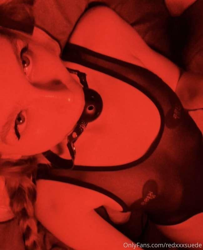 Do you like my new profile pic & banner? ❤️🍓💋🍒