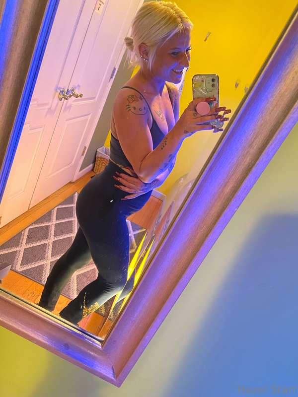 Started my tanning journey again, because everyone’s hotter ..