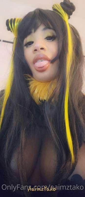 Give us yo honey 🍯 🐝 
@avarentlee