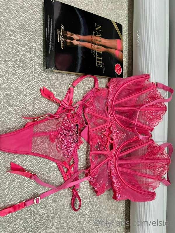 Which one do you want to watch me take off? ....DM me 😉