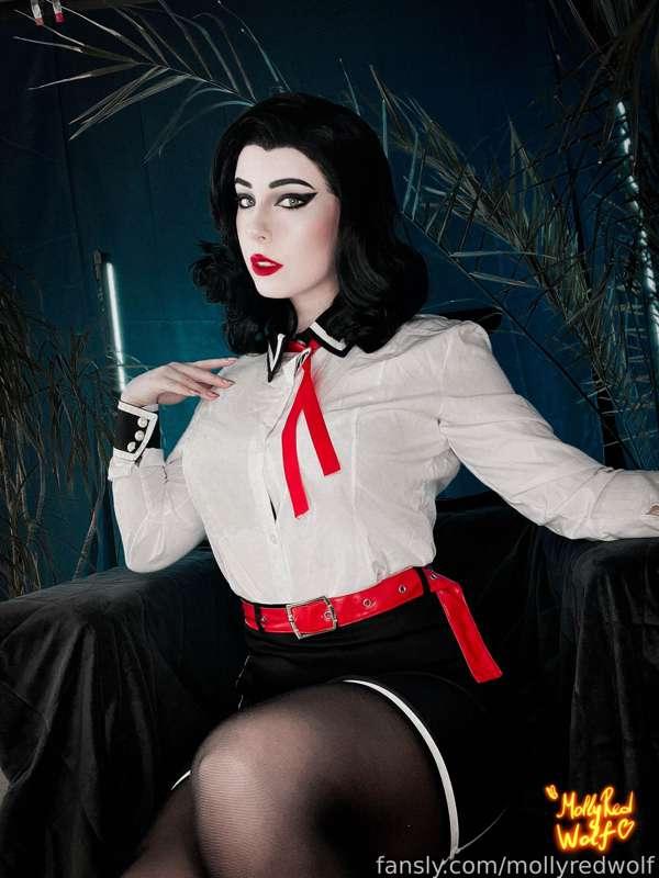 mollyredwolf image #1