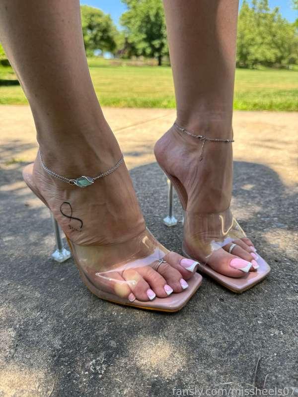 Are they deserve your attention? 😉
#Feet #foot #worshipping #heels #footfetish #footjob #shoejob #stockings #nylon #soles #toes #sandals #footlicking #wedges #pedi #manicure #longnails #nails #legs #highheels #mules #pedicure #shoes #feetfetish #legs #cumshot #cum #cumonfeet 