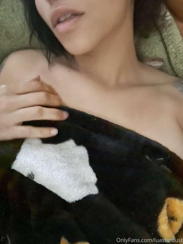 Sending some selfies over to those who have auto renew on 🥰 ..