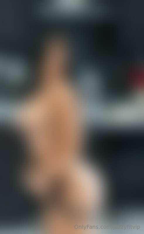 Would you rate me 1-10 how sexy and naughty I am? 😉