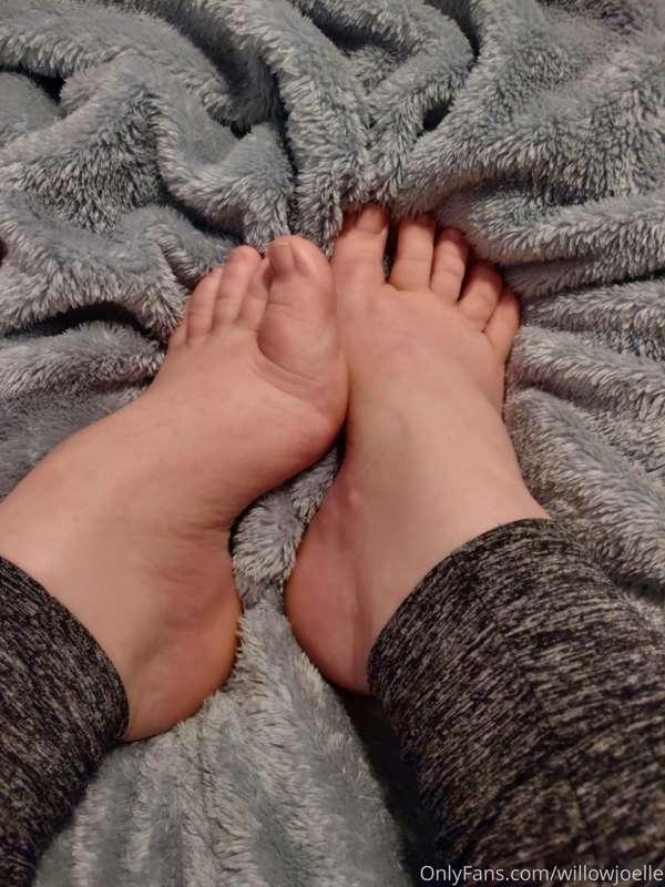 Fuck my feet 😘🍆👣