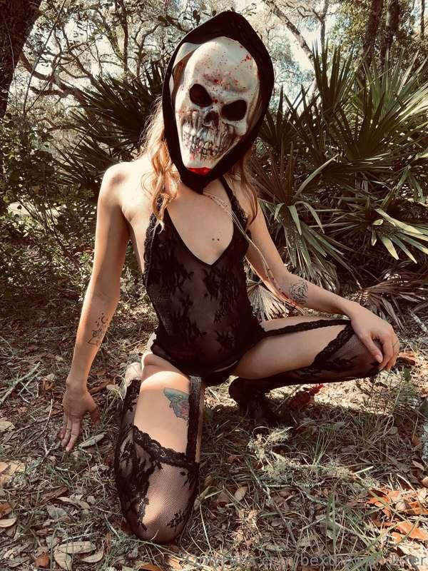 They say all the freaks come out on Halloween 💀