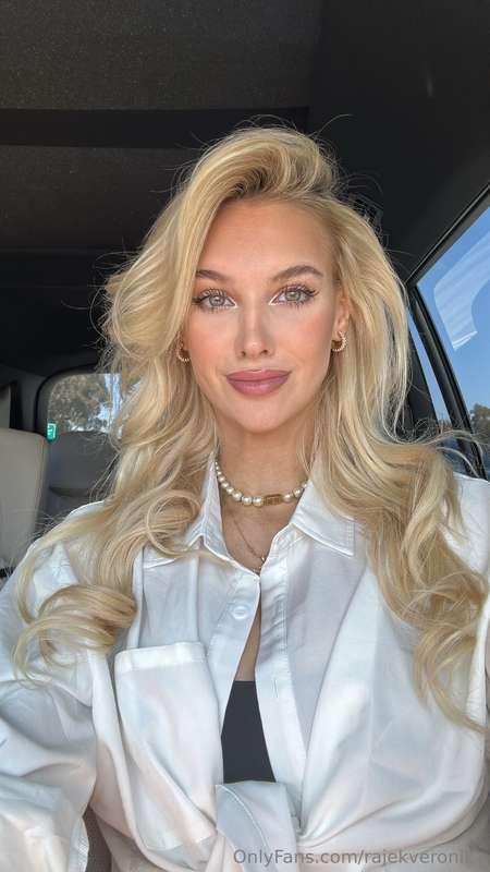 Back in blondie 🎀