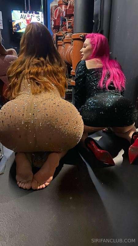 🍑🍑 bottomed girls make the world go round! 😇  @lilylouoffici..