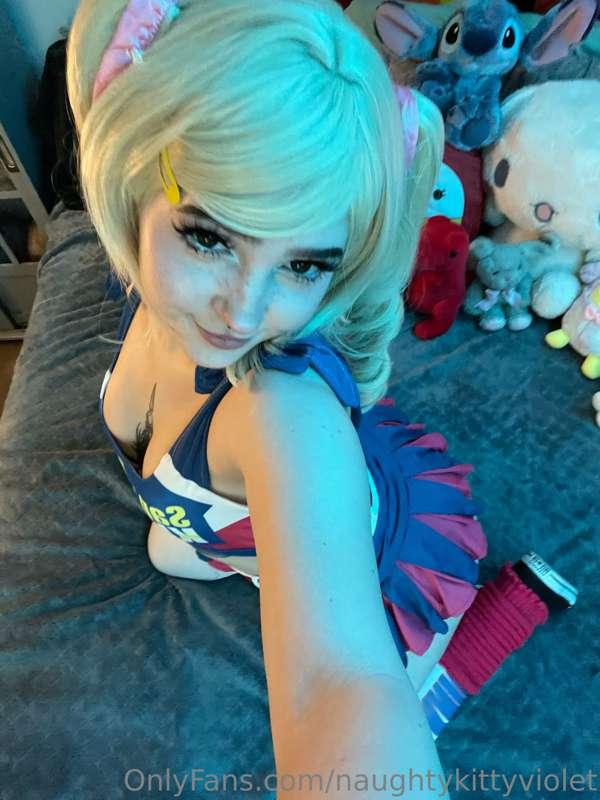 who’s ready 4 my Juliet Starling cosplay set ?!?