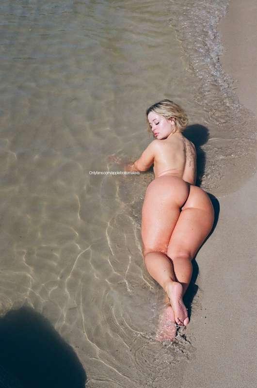 Splash of ass 💦🤤