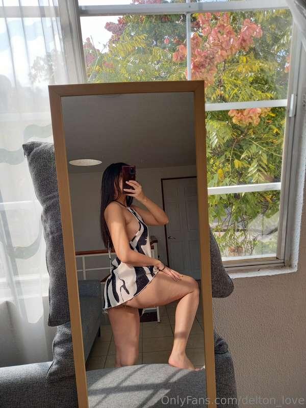 Yo siendo tu novia, mandándote fotos cachondas mientras trab..