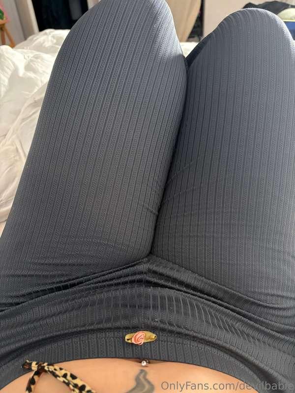 Need a hand peeling off those leggings 😉