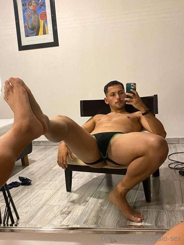 @mosquiano @mosquiano @mosquiano🔥24 years old, athlete. TWUN..