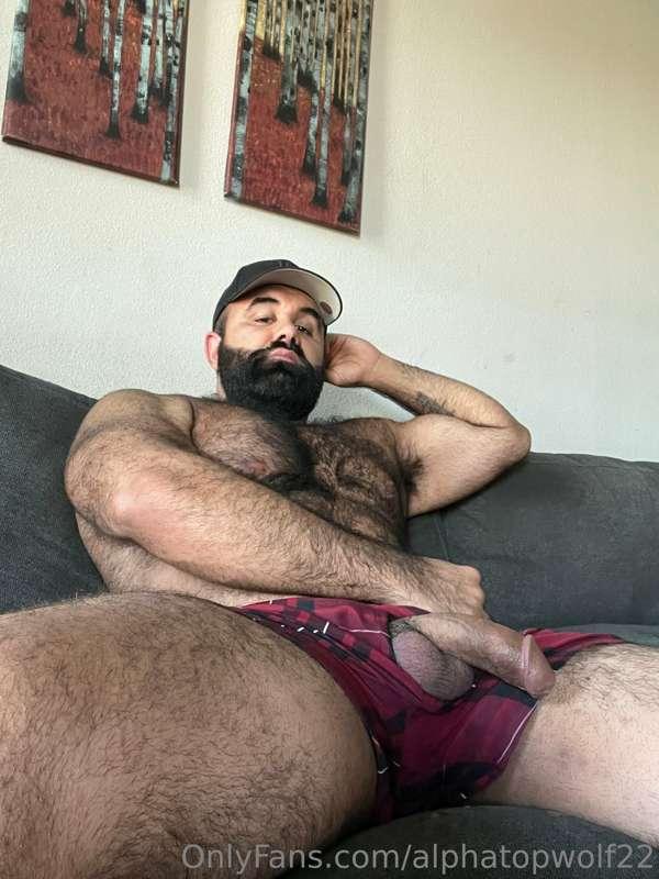 Post cumshot…
“Like” if u wanna lick up this nut all over my..