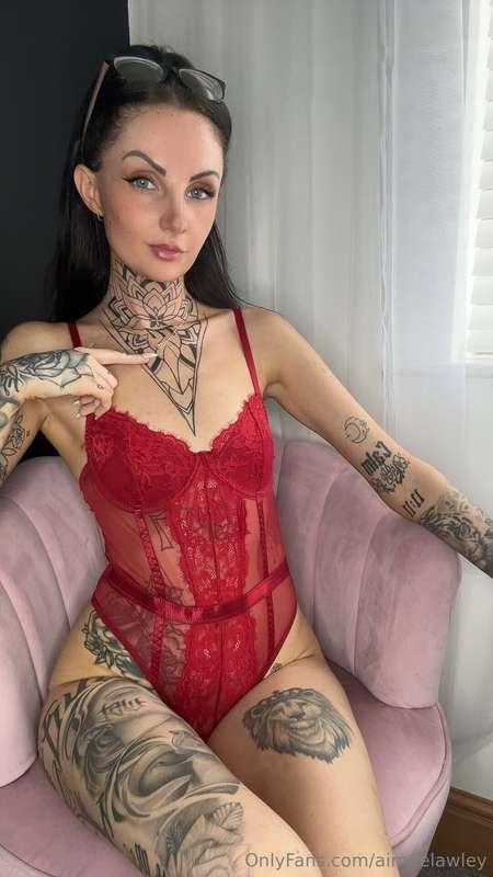 Do you think red suits me, or should I take it off?