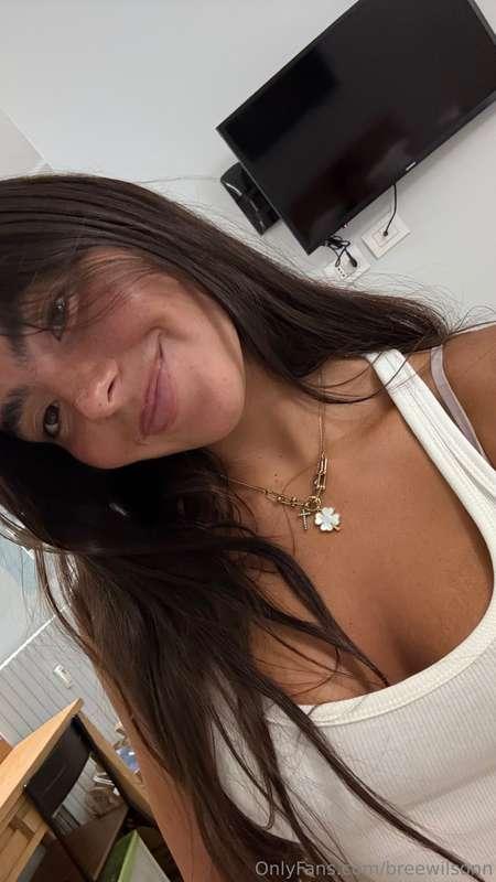 Expensive taste, bad habits, and a face you won’t forget😘