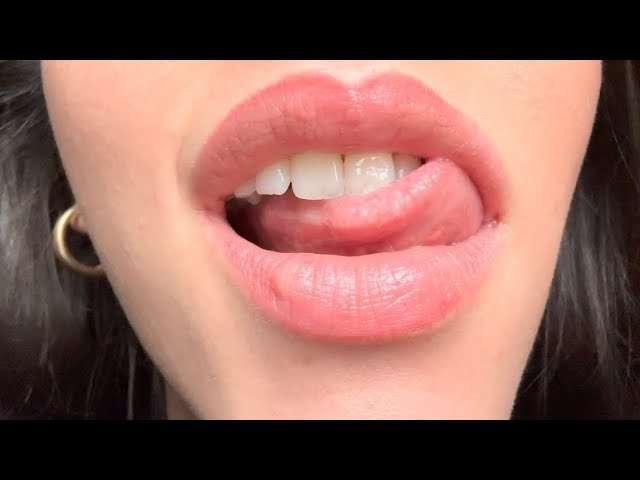 ASMR- Teeth licking🦷🦷