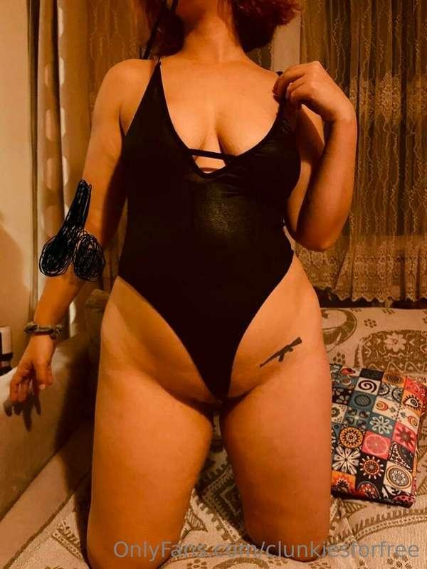 There are actually 3 weapons in this photo😈😈
Wanna see what ..
