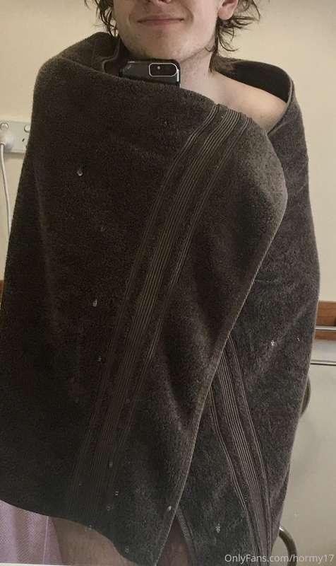 Post shower pics (with a visit from a fren!)