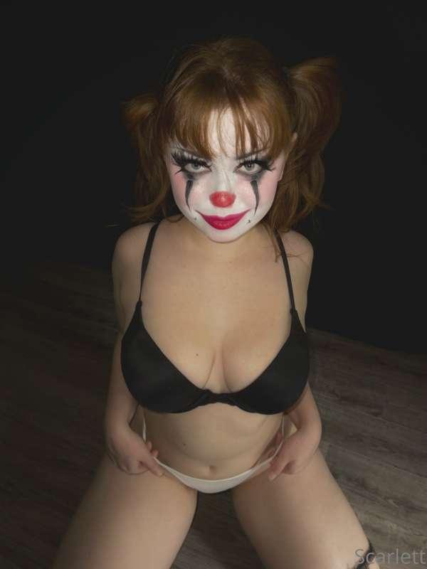 There’s feet here if you scroll :0